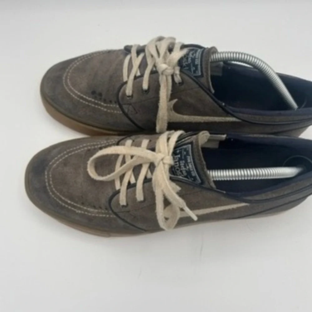 Nike SB ZOOM AIR Stefan Janoski Mens Sz 10 Gray Suede Skate Sneakers Gum Sole‎